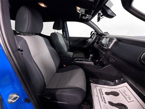 Used 2021 Toyota Tacoma TRD Sport image 25