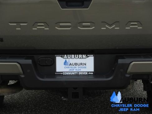 Used 2024 Toyota Tacoma TRD Sport w/ TRD Sport Upgrade Package image 13