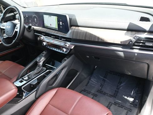 Used 2024 Kia Telluride SX w/ Towing Package FWD image 8