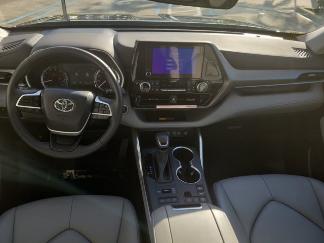 Used 2026 Toyota Highlander XLE AWD/4WD image 19