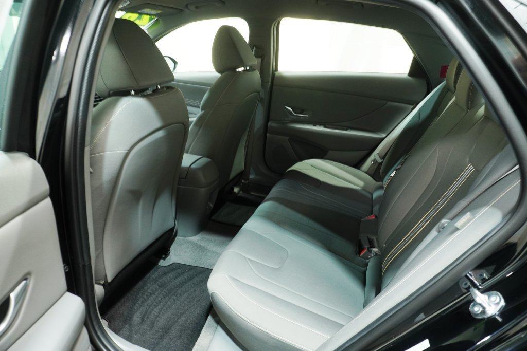 Certified 2026 Hyundai Elantra Sport FWD image 13