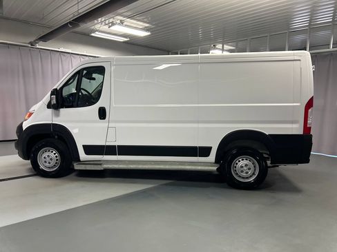 Used 2025 RAM ProMaster 2500 w/ U-Haul Equipment Group FWD image 4