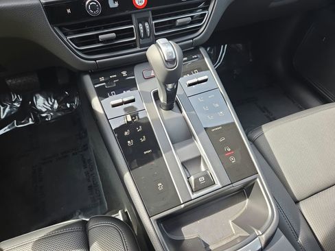 New 2026 Porsche Macan AWD/4WD image 14