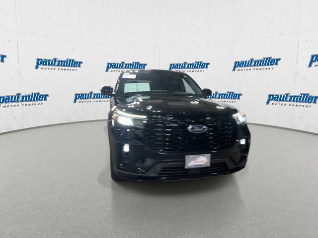 Certified 2025 Ford Explorer ST-Line AWD/4WD image 3