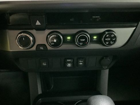 Used 2018 Toyota Tacoma SR5 image 26