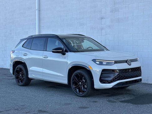 New 2026 Volkswagen Tiguan SE R-Line image 8