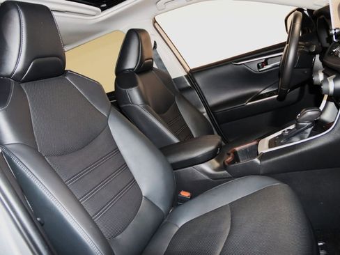 Used 2022 Toyota RAV4 Limited image 56