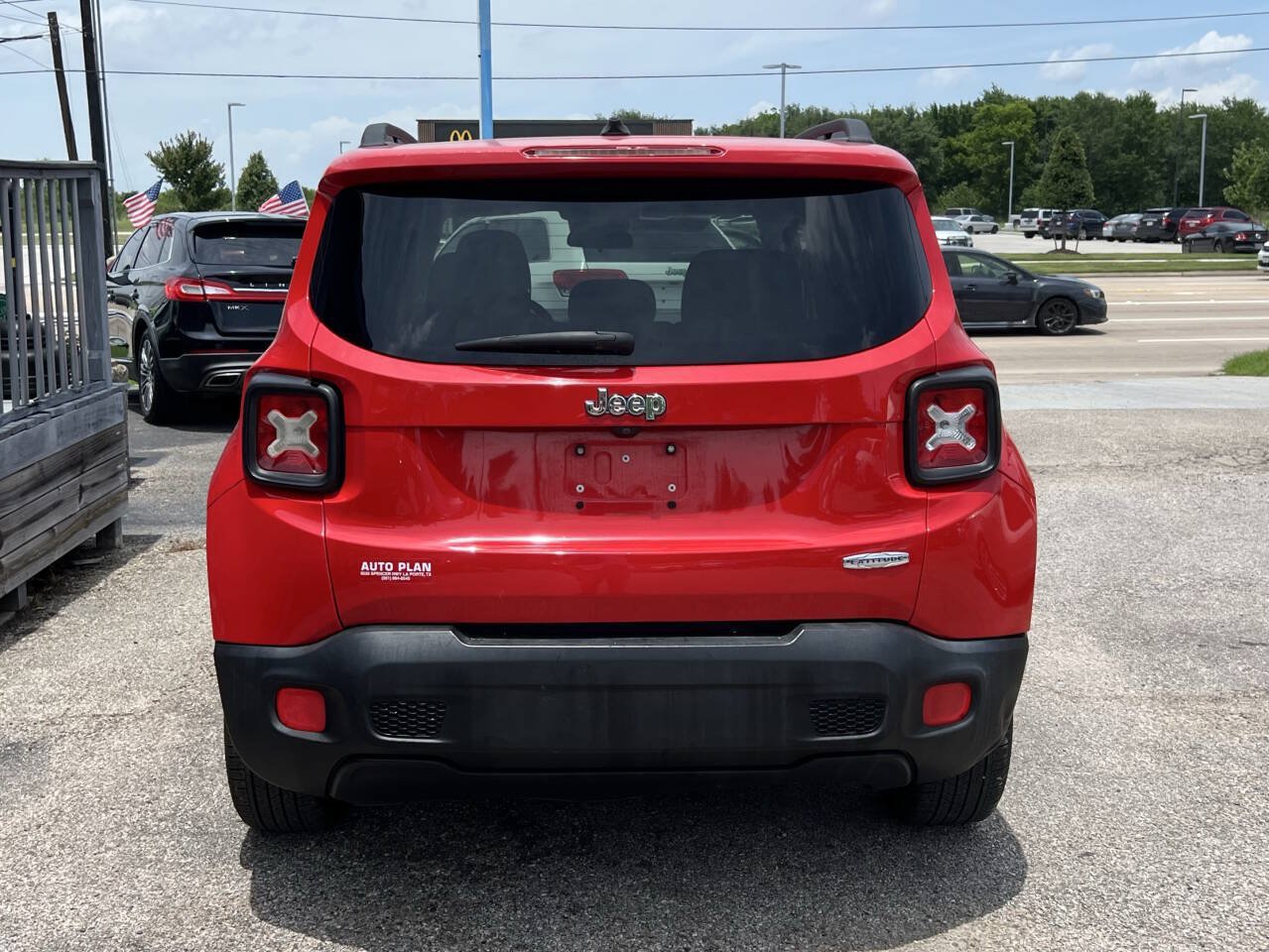 Used 2015 Jeep Renegade Latitude FWD image 7