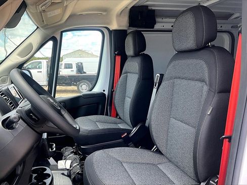 New 2024 RAM ProMaster 2500 w/ Convenience Group image 8