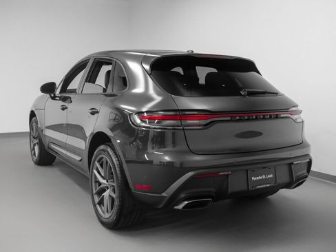 Used 2025 Porsche Macan image 3
