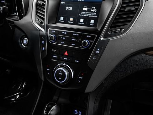 Used 2018 Hyundai Santa Fe Sport 2.0T FWD image 24