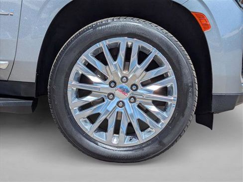 Used 2023 GMC Yukon XL Denali AWD/4WD image 25