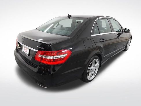 Used 2013 Mercedes-Benz E 350 4MATIC Sedan image 5
