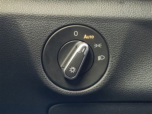 Used 2024 Volkswagen Jetta GLI 40th Anniversary Edition image 25