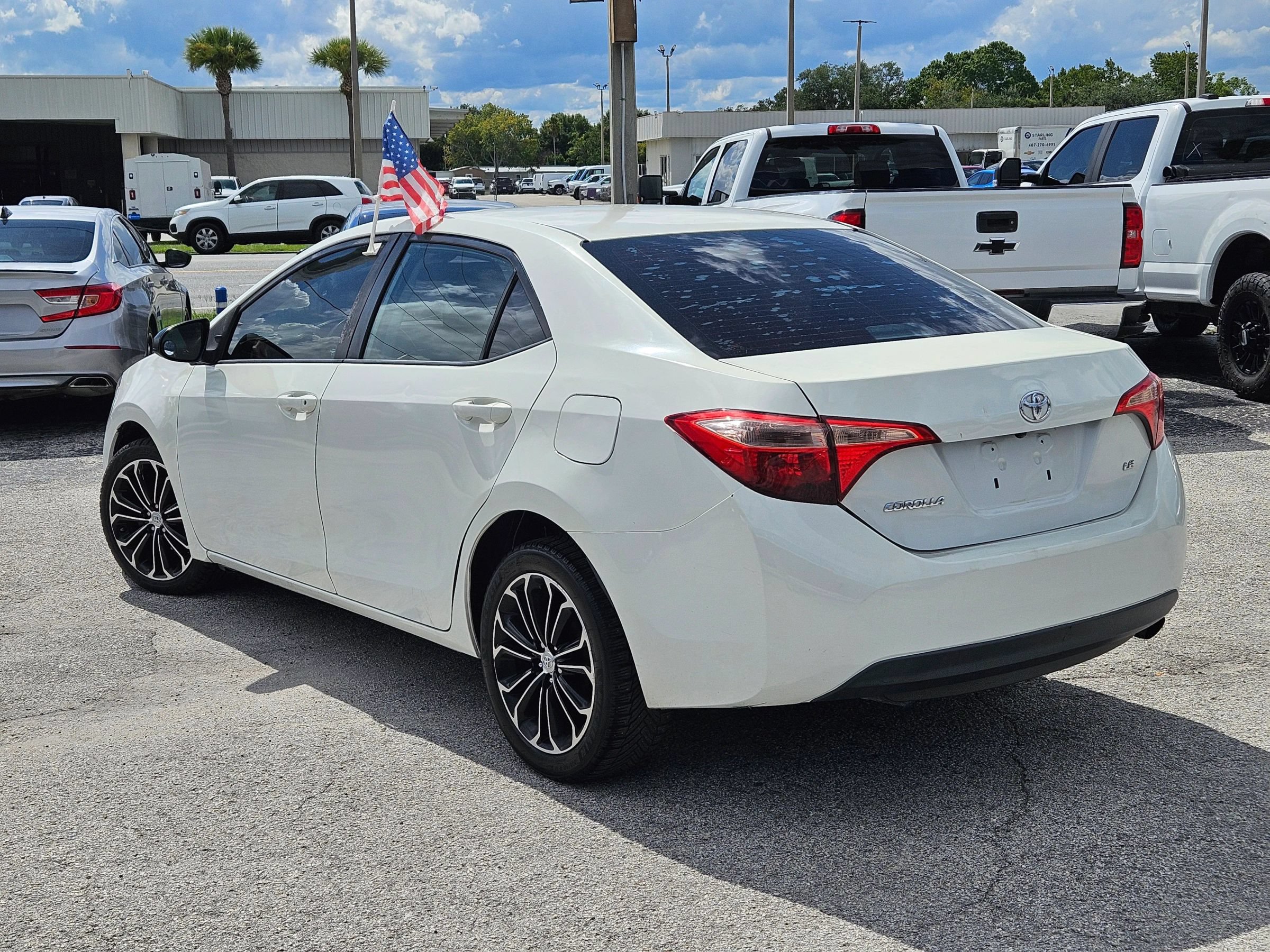 Used 2017 Toyota Corolla LE FWD image 5