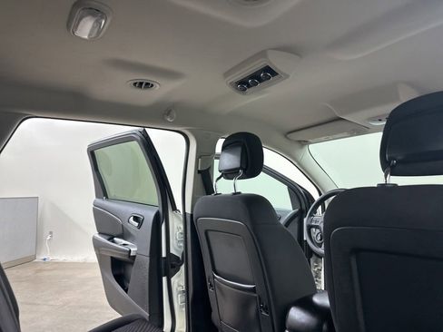 Used 2014 Dodge Journey SXT w/ Flexible Seating Group image 21