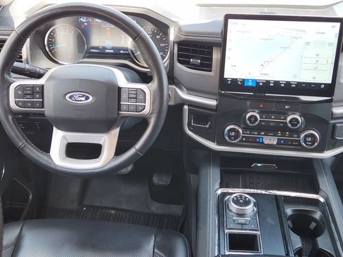 Used 2022 Ford Expedition XLT RWD image 25