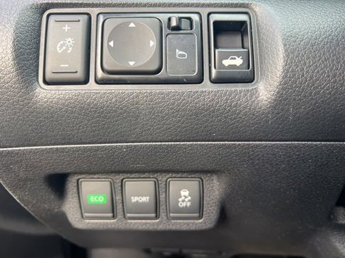 Used 2016 Nissan Sentra S image 14