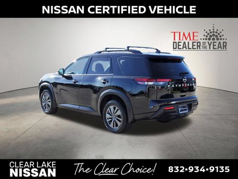 Certified 2025 Nissan Pathfinder SV FWD image 5