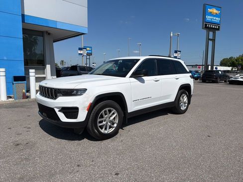 Used 2025 Jeep Grand Cherokee Laredo X w/ Luxury Tech Group I image 5