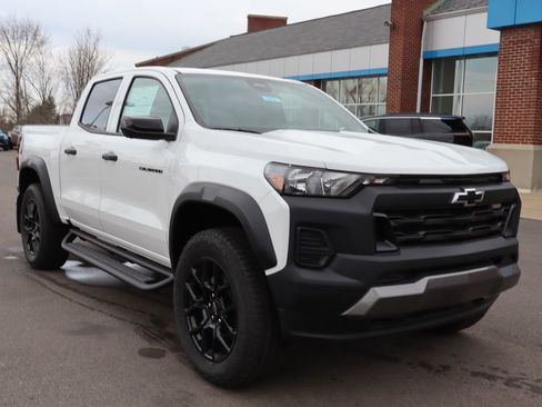 New 2024 Chevrolet Colorado Trail Boss w/ LPO, Dark Essentials Package image 2