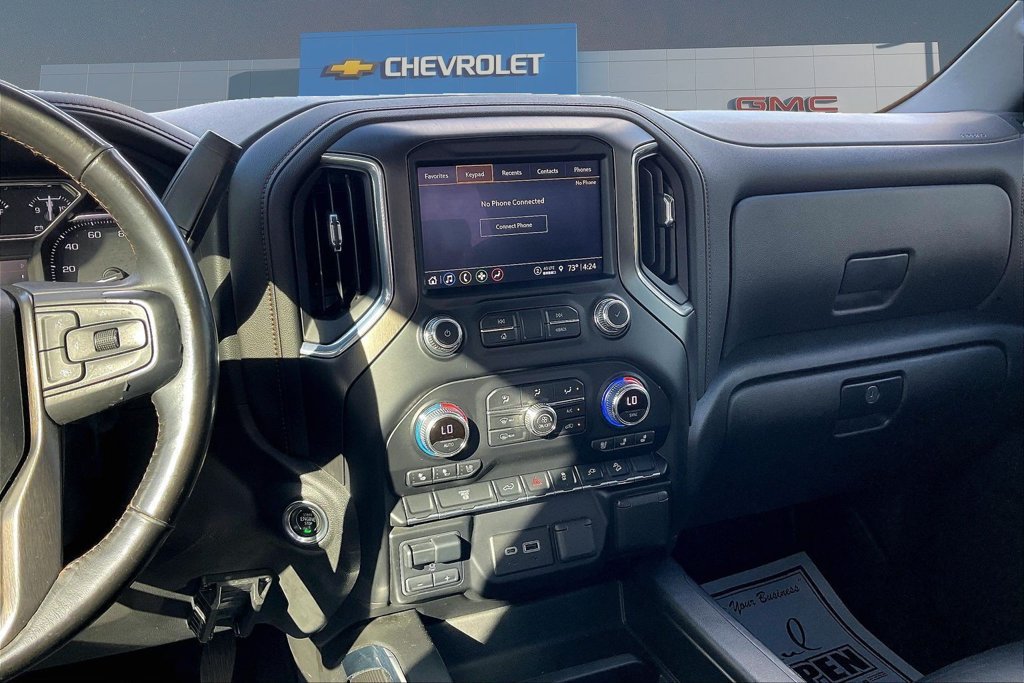 Used 2022 GMC Sierra 3500 AT4 w/ Gooseneck/5TH Wheel Package AWD/4WD image 11