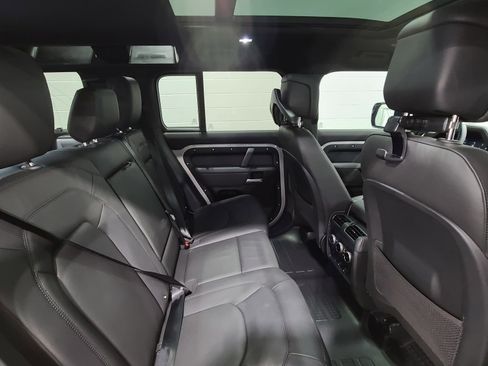 New 2026 Land Rover Defender 110 X-Dynamic SE image 16