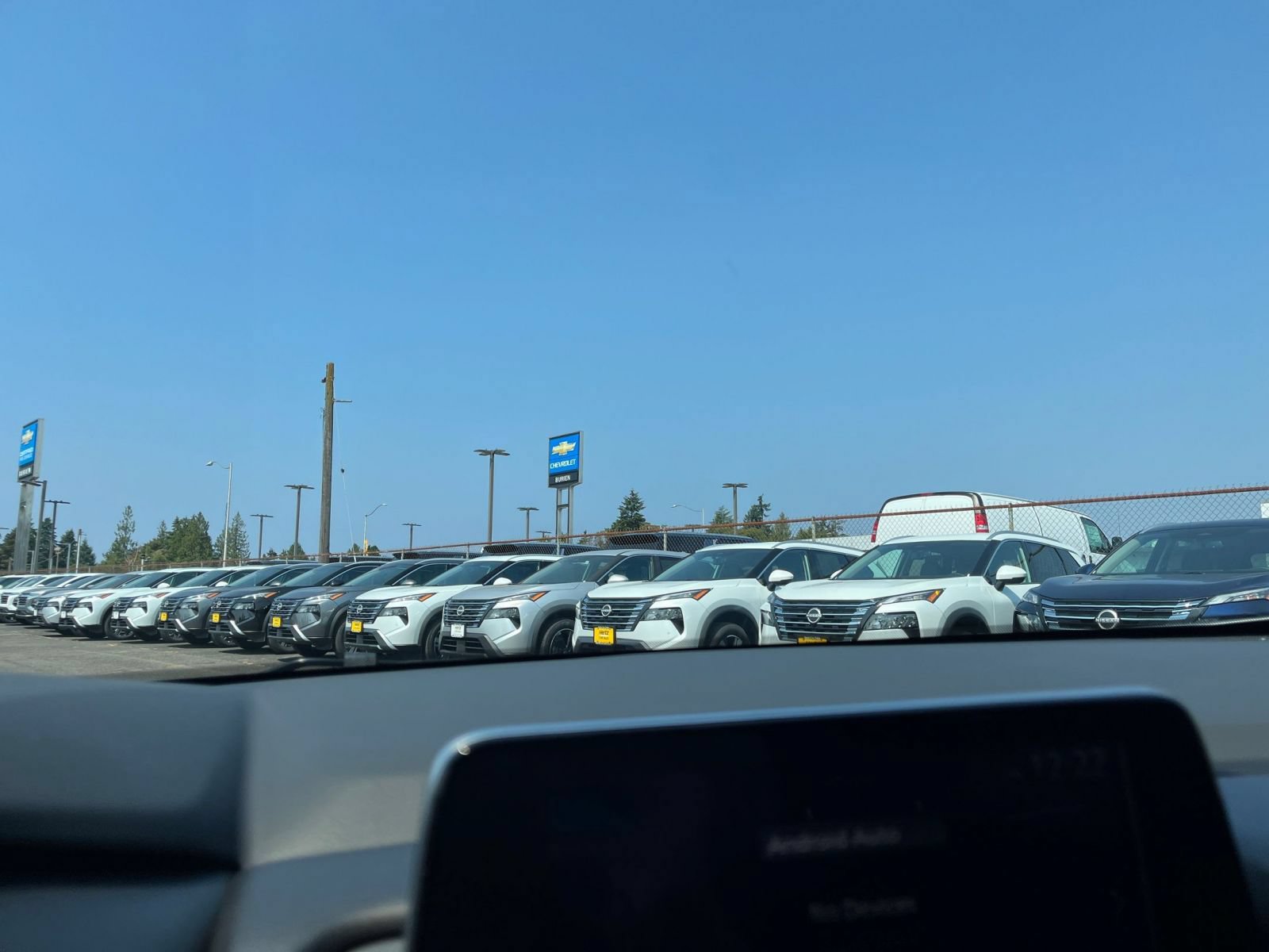 Used 2025 Nissan Rogue SV FWD image 16