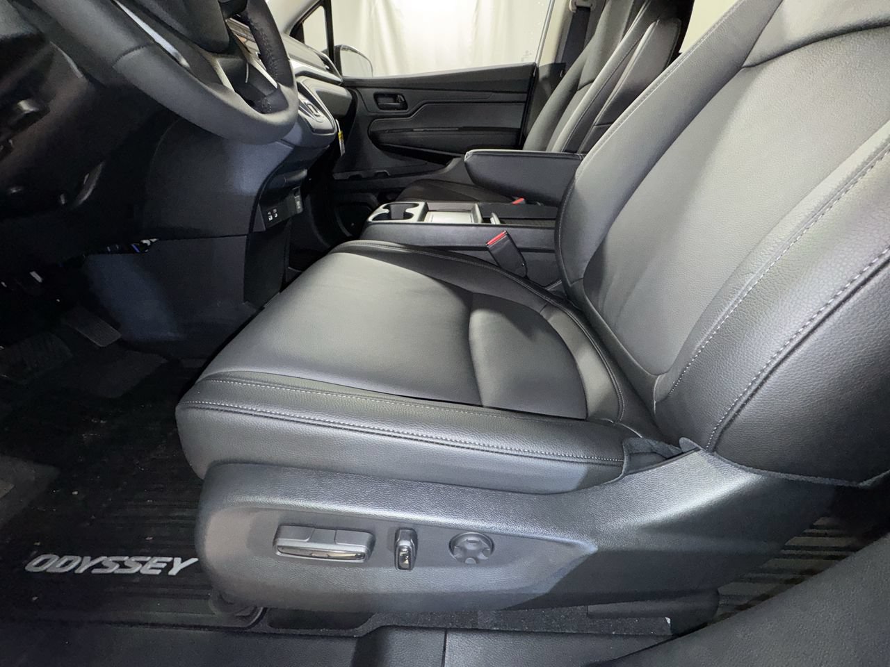 New 2027 Honda Odyssey EX-L image 5