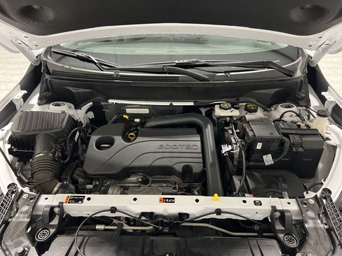 Used 2024 GMC Terrain SLT image 28