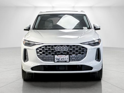 Certified 2025 Audi Q5 Premium w/ Convenience Package image 8