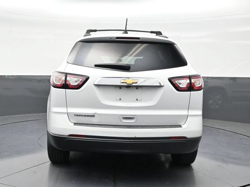 Used 2017 Chevrolet Traverse LS FWD image 4