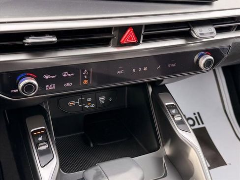 New 2026 Kia Sorento S w/ S Panoramic Sunroof Package FWD image 22