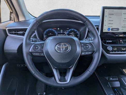 Used 2026 Toyota Corolla Cross XLE AWD/4WD image 12