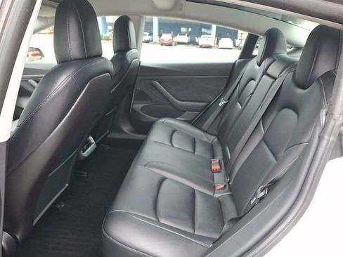 Used 2020 Tesla Model 3 Standard Range Plus image 12
