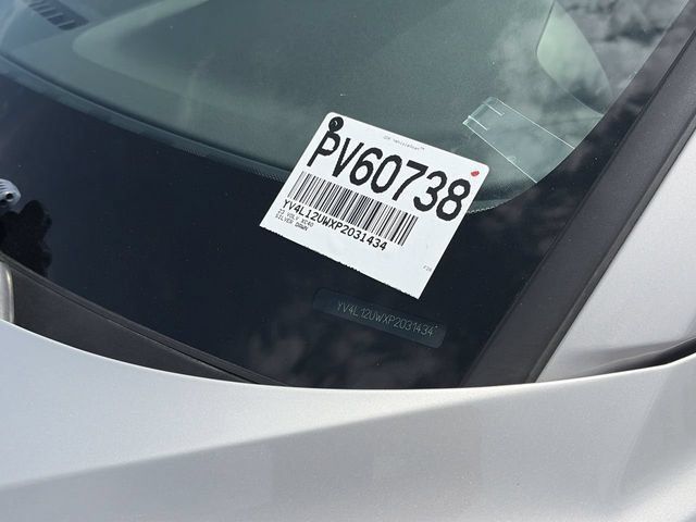 Used 2023 Volvo XC40 B5 Plus w/ Protection Package Premier AWD/4WD image 32