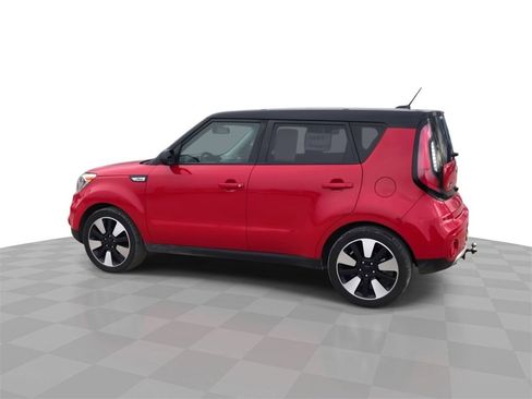 Used 2018 Kia Soul + image 6