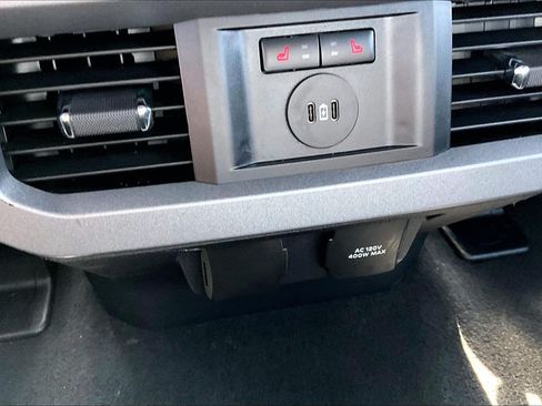 Used 2023 Ford F250 Lariat w/ Lariat Ultimate Package AWD/4WD image 37