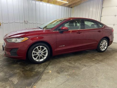 Used 2019 Ford Fusion SE image 4