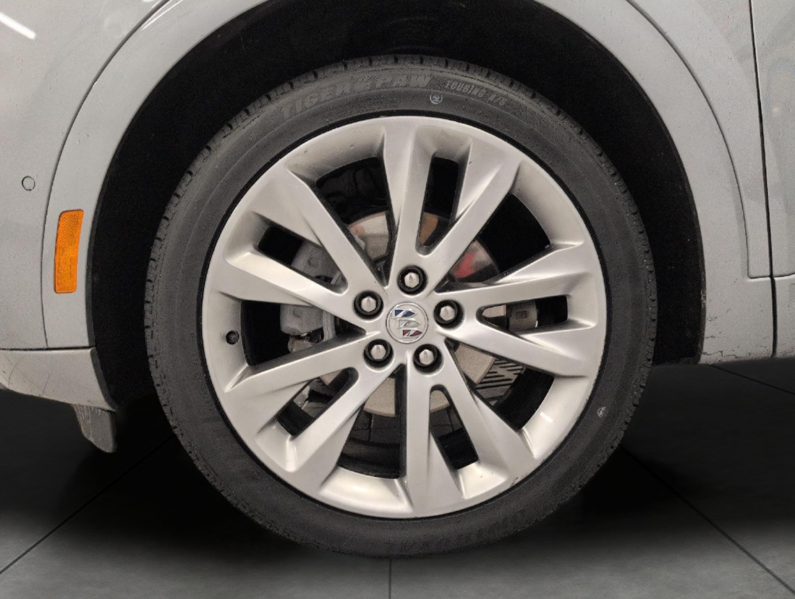 Used 2023 Buick Envision Avenir AWD/4WD image 3