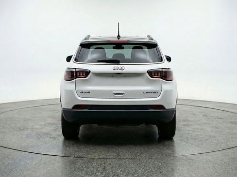 Used 2025 Jeep Compass Trailhawk AWD/4WD image 7