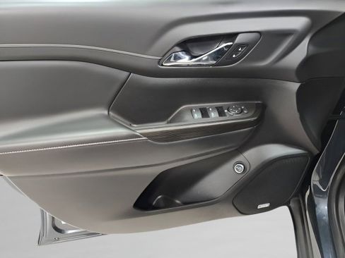 Used 2019 GMC Acadia SLT w/ LPO, Floor Liner Package image 26