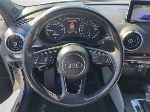 Used 2017 Audi A3 e-tron Premium image 13