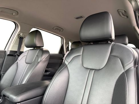 Used 2024 Kia Sorento S FWD image 22