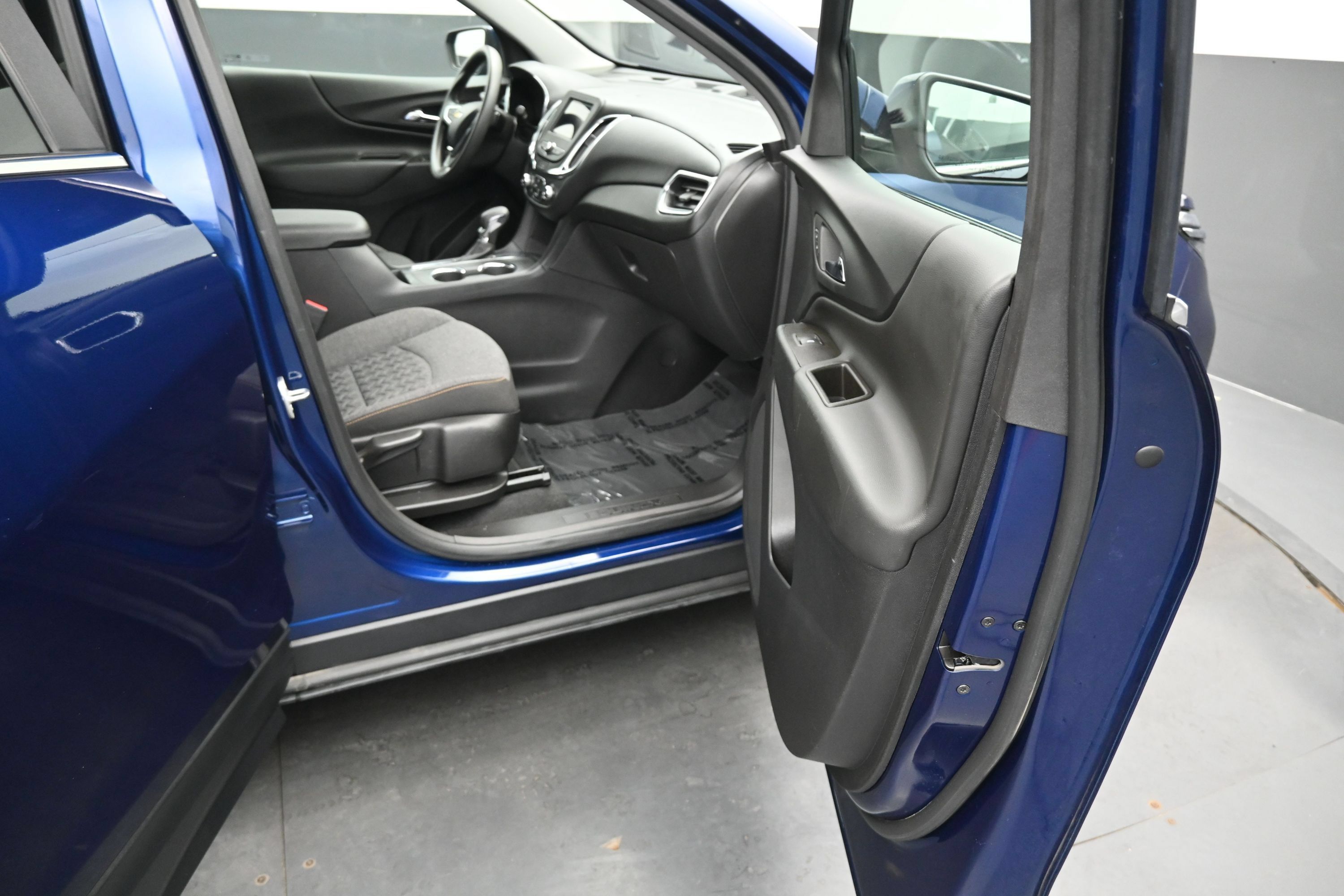 Used 2023 Chevrolet Equinox LT FWD image 13
