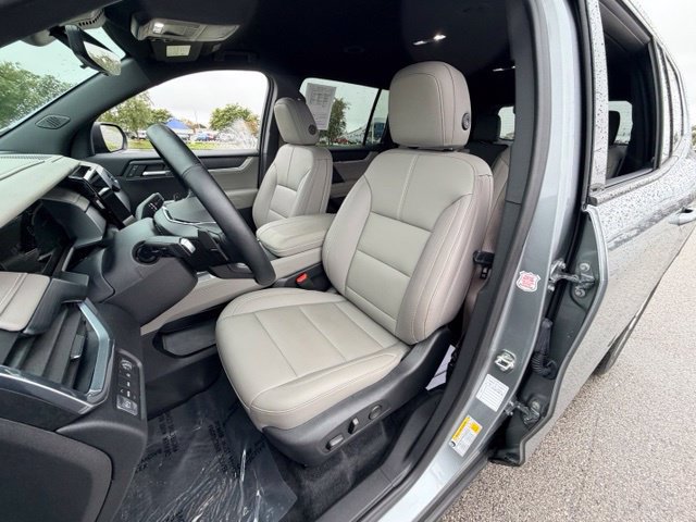 Certified 2026 GMC Acadia Elevation w/ Elevation Premium Package AWD/4WD image 7