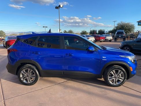 Certified 2022 Kia Seltos LX image 11