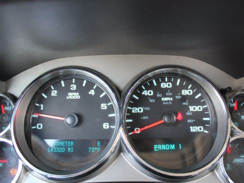 Used 2011 Chevrolet Silverado 2500 LT w/ Interior Plus Package AWD/4WD image 22