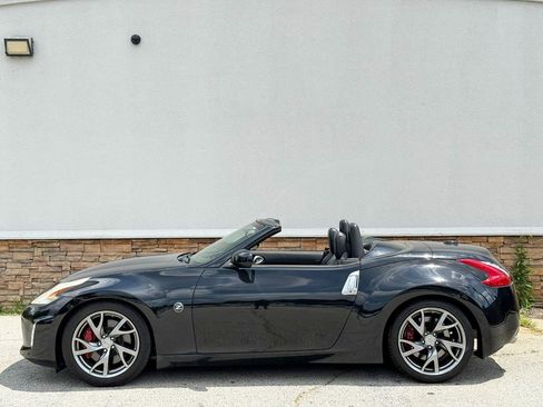 Used 2014 Nissan 370Z Touring w/ Sport Package RWD image 9