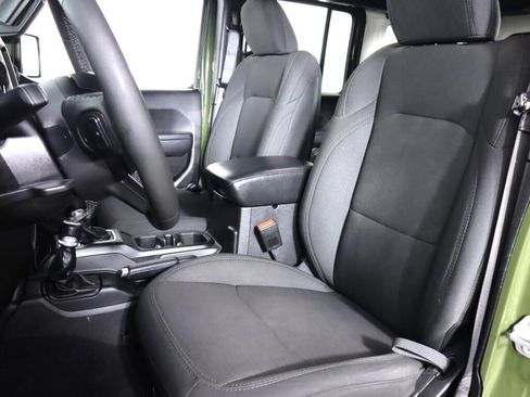 Used 2023 Jeep Wrangler Unlimited w/ Sun & Screen Package AWD/4WD image 31